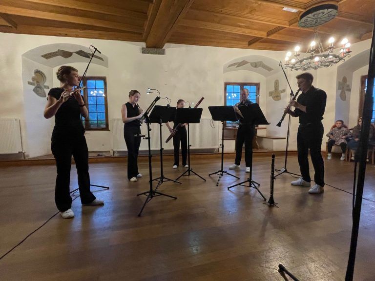 Das Holzbläserquintett „V.Töne“ begeisterte zum Abschluss der Schattenburg-Konzertreihe.