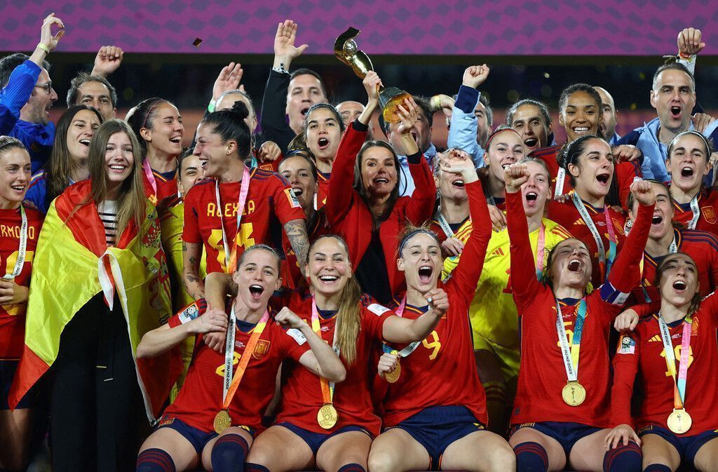 Spaniens Königin feiert „La Roja“