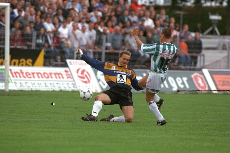 Tamas Tiefenbach traf beim Rekordheimsieg (5:0) 1997 gegen die Admira.