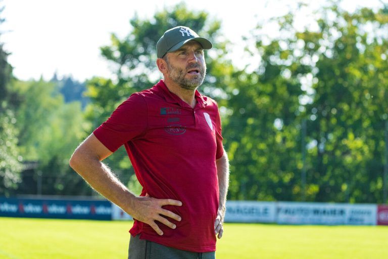 Wir haben die Mannschaft stark verjüngt, deshalb müssen wir noch ein wenig Geduld zeigen. Denn: Mit unseren Routiniers Emre Demir, Dominik Fessler und Sefa Gaye zusammen sollten wir ein Team haben, das sich unter den Top Fünf platzieren kann. Lukas Lang, FC Brauerei Egg