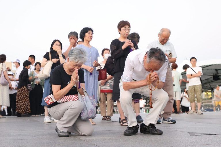 Zehntausende Menschen nahmen an Zeremonie in Hiroshima teil.