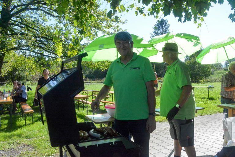 Die Mitglieder des OGV sorgten für Speis und Trank während der Veranstaltung.