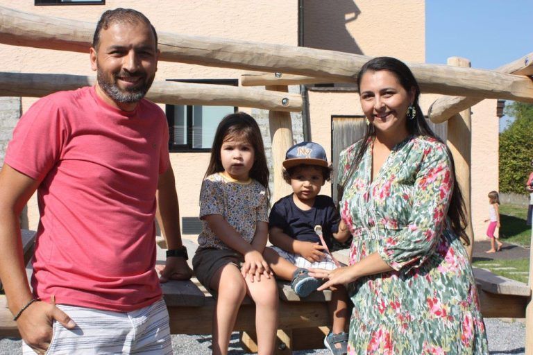 Duamira mit Aytatz und den Kids Liyan und Demet.