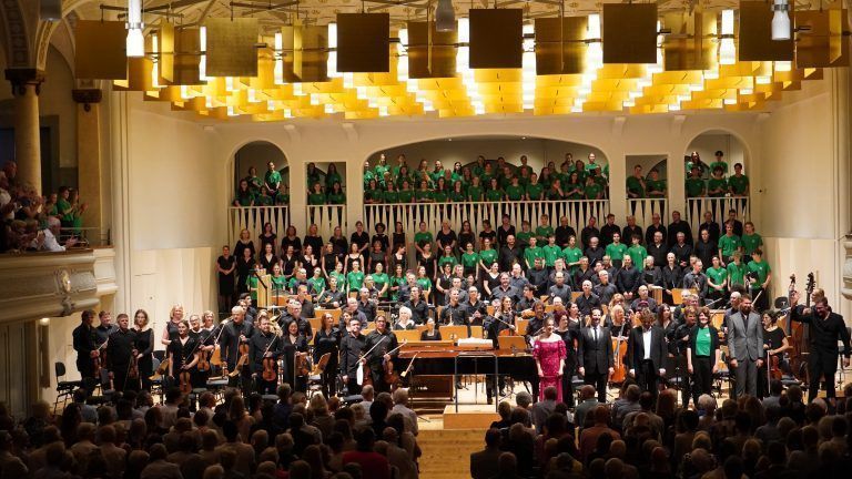 Mit einer beeindruckenden Produktion von Carl Orffs "Carmina Burana" eröffnete die Tonhalle St. Gallen ihre Saison und eroberte das Publikum im Sturm.  <span class="copyright">Susi Reinhardt</span>