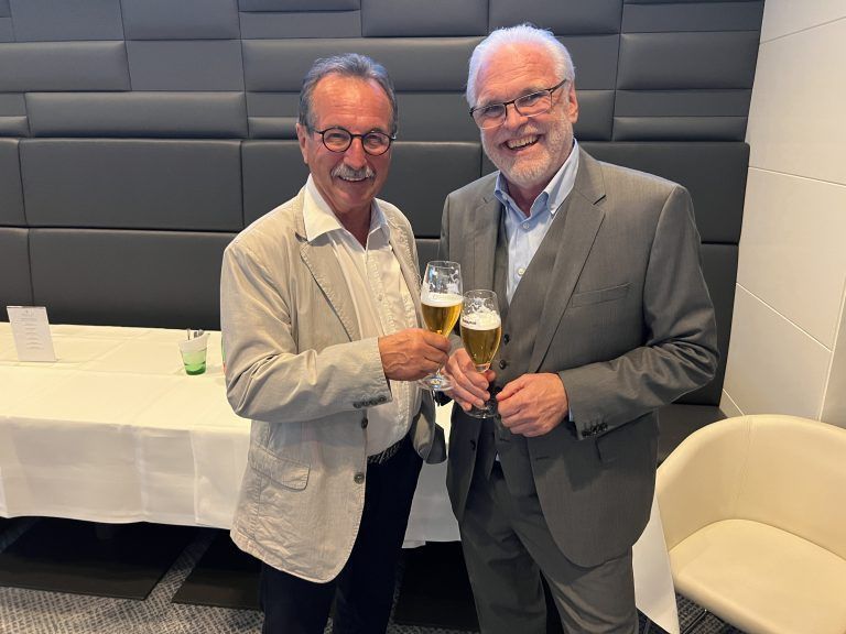 Walter Eberle und Metro-Geschäftsführer Günther Kreuzhuber.