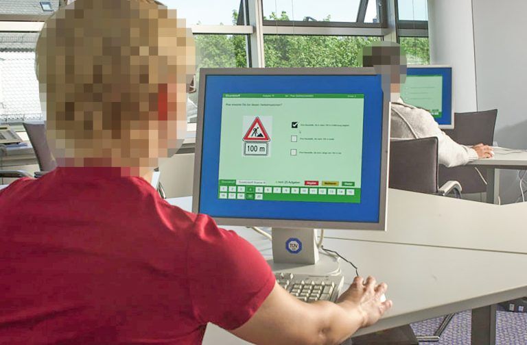 Schwindeln bei Führerscheinprüfung nicht strafbar. »A8