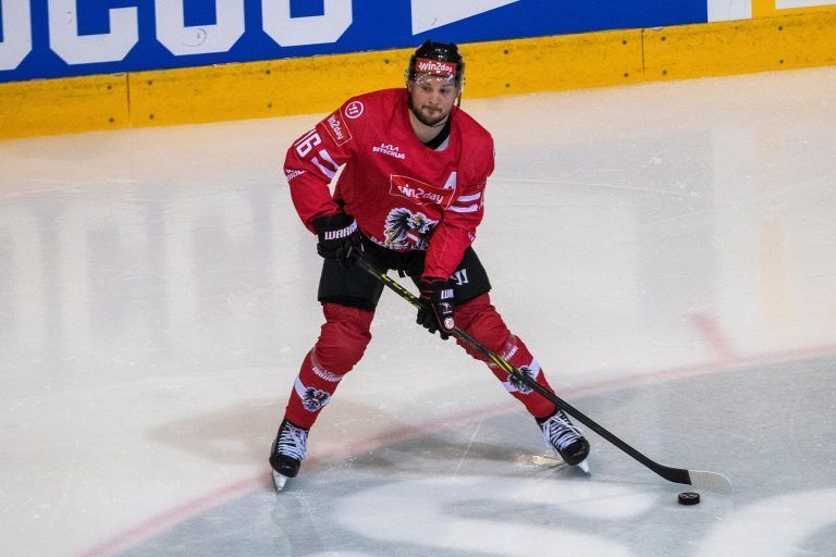 Nationalteamspieler Dominic Zwerger fehlt beim HC Ambri-Piotta zum Saisonauftakt wegen einer Schulterverletzung. <span class="copyright">GEPA</span>