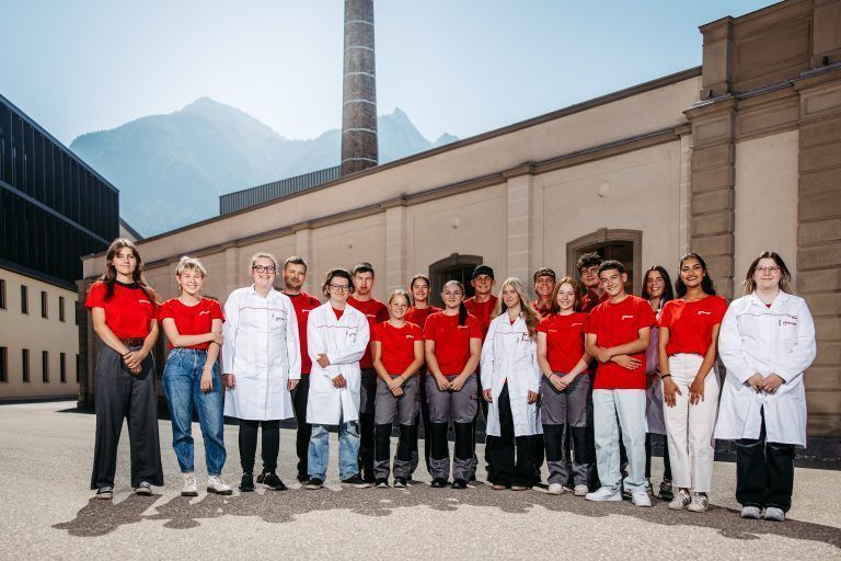 Getzner Textil 18 neue Lehrlinge starten ihre Ausbildung. Insgesamt bildet das Bludenzer Familienunternehmen aktuell somit 48 angehende Fachkräfte in neun Lehrberufen aus.