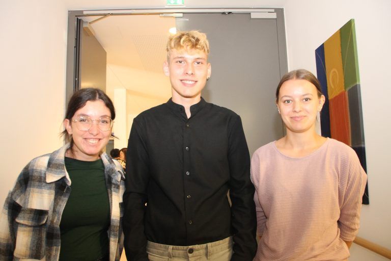 Pflegelehrlinge Sarah Ammann, Domenic Kurzammann und Laura Walter.