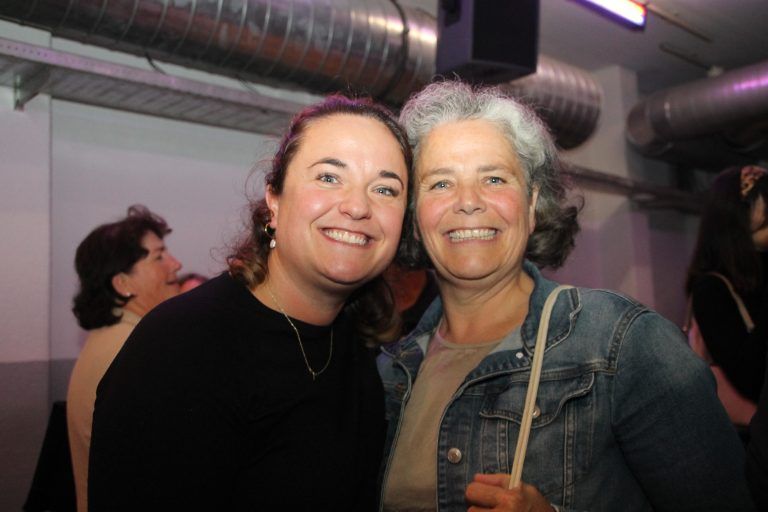 Mona und Evita feierten gemeinsam mit Schülern das spannende Taekwon-Do Programm.