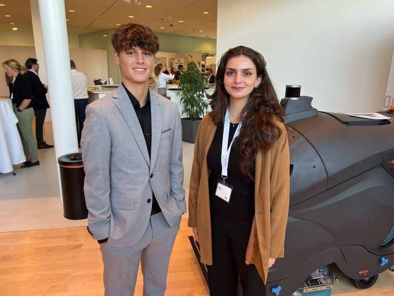Im Maturajahr für Logistik: Paul Kramer und Yaren Coskun.
