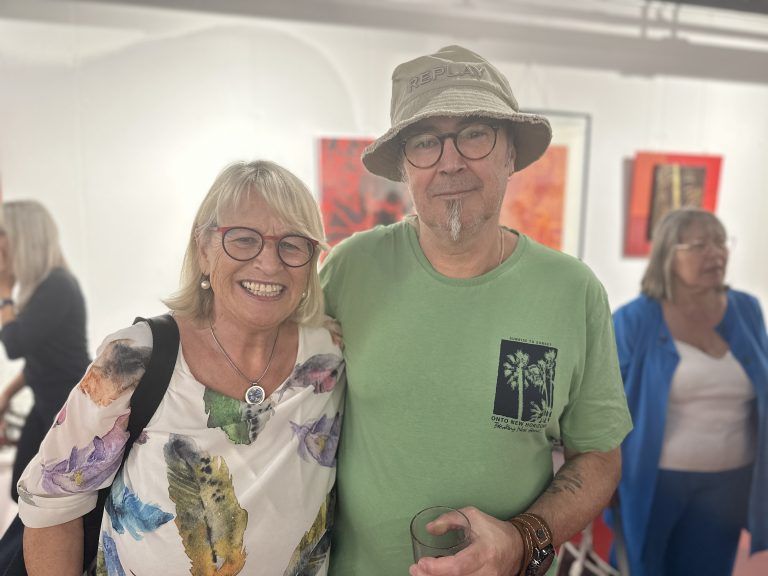 Inge Naier und Künstler Thomas Kapeller alias Tom Josepf.