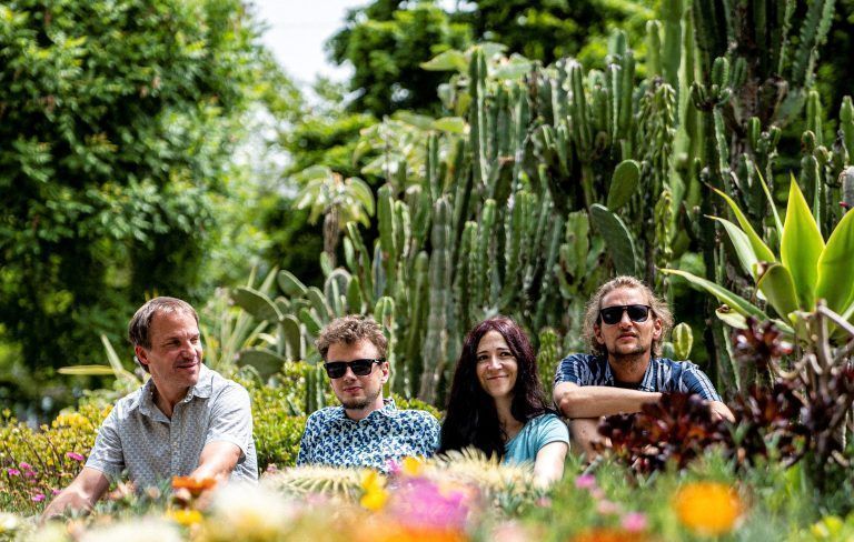 Juleah: Julia Hummer, Gründerin und Sängerin, Henry Galehr (Gitarre), Christoph Gallaun am Schlagzeug und Oliver Huber (Bass).