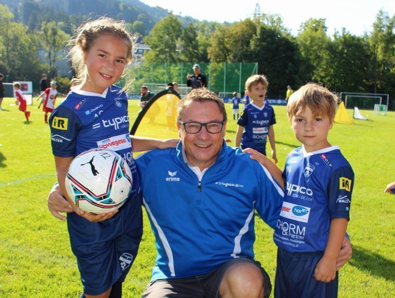 Sportreferent und Vizebürgermeister Christophorus Schmid ist auch als U9-Nachwuchstrainer im Einsatz.