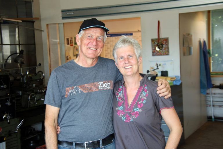 Monika und Martin Fussenegger von MF Metall &amp; Form stellen den Platz und einen Teil der Schlosserei zur Verfügung.