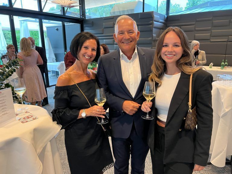 Sabine, Renato und Elisa Schneider kamen ebenfalls zur Show.franc