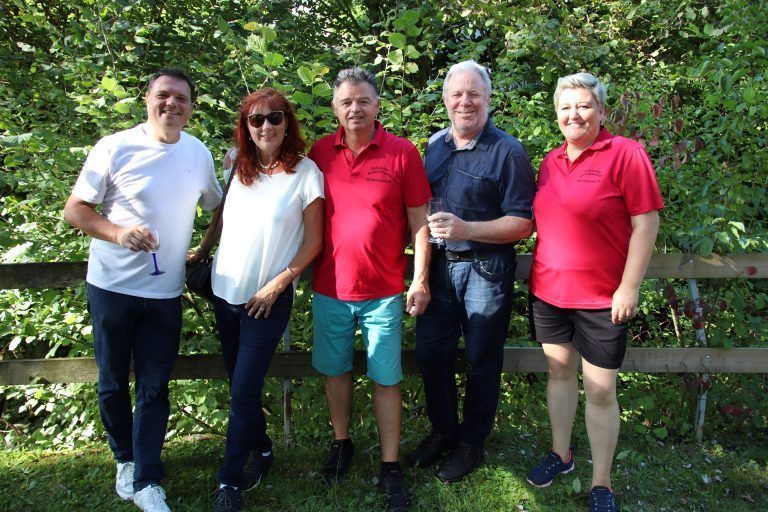 Der Schwarzacher Bürgermeister Thomas Schierle, Monika Raid, René Winkel, Hanspeter Tauber und Nadja Eiler freuen sich auf das bevorstehende Abschlussfest.