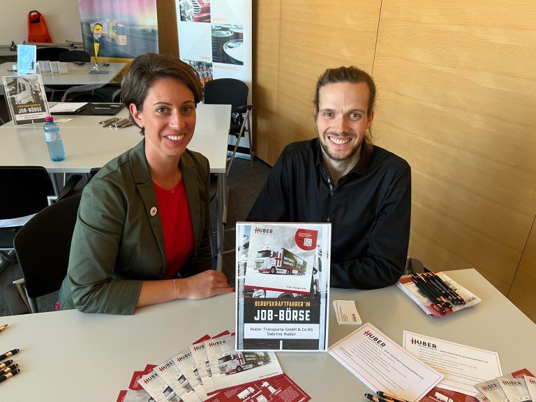 Transportexpertin Sabrina Huber und Samuel Hagen (AMS Service) gaben wichtige Tipps.