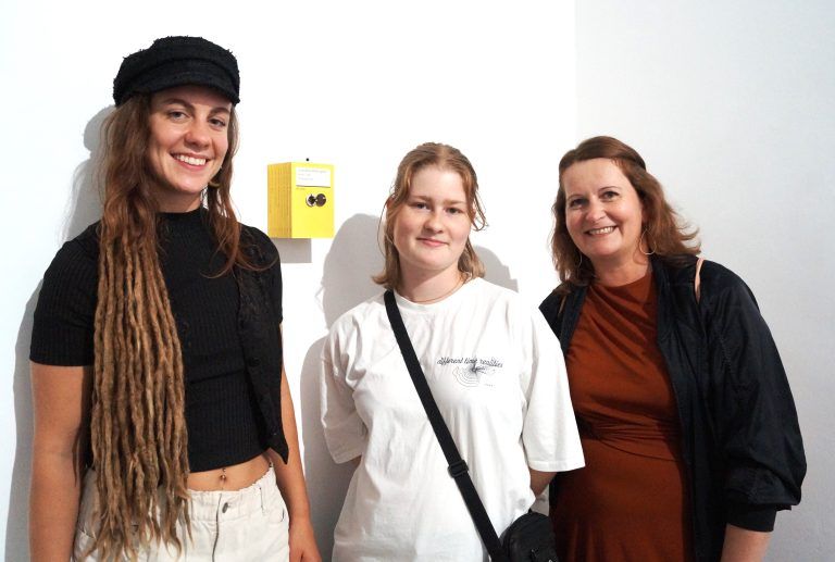 Viktoria Pühringer mit Jule und Barbara Höller.