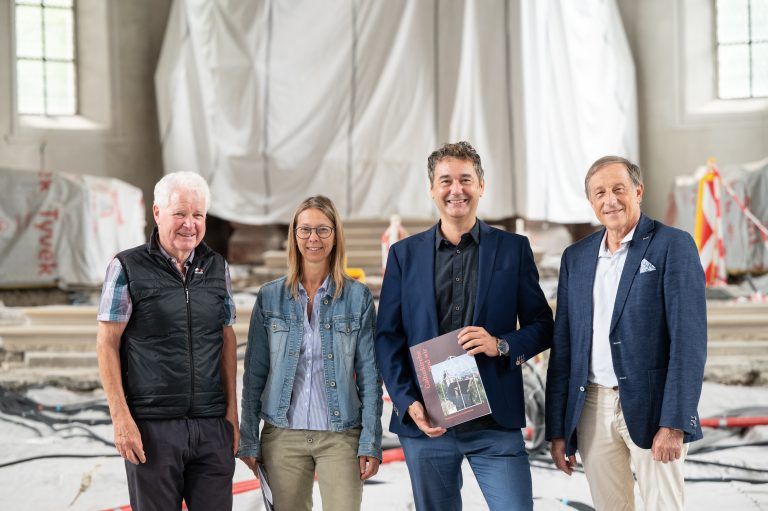 Kurt Mathis (PR, Marketing), Projektleiterin Andrea Gökler-Schwarz, Diözesanbaumeister Markus Fulterer und Stv. Pfarrkirchenratsvorsitzender Karl Schwärzler. VN/Serra