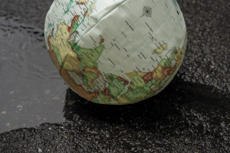 „Atlas streikt!“ von Niklas Ritter feiert Uraufführung im Vorarlberger Landestheater in Bregenz. Veranstalter