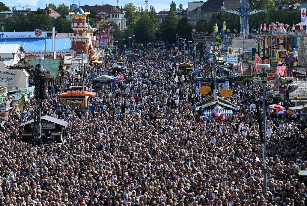 Viele Besucher, weniger Einsätze: Wiesn zieht positive Halbzeitbilanz