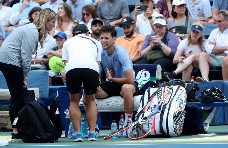 Dominic Thiem hielt lange durch, doch nach Satz eins musste er wegen Bauchkrämpfen aufgeben.gepa