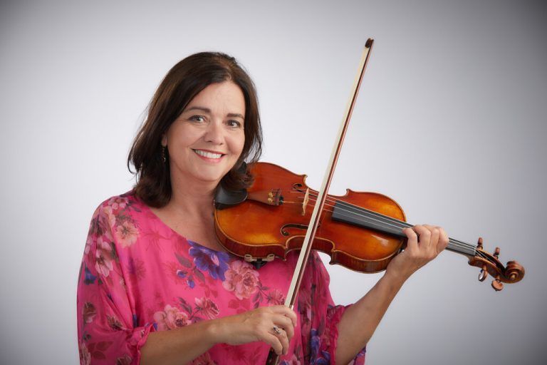 Editha Fetz ist Professorin für Violine und Kammer-musik an der Stella Vorarlberg. Studio Fasching/E. Fetz