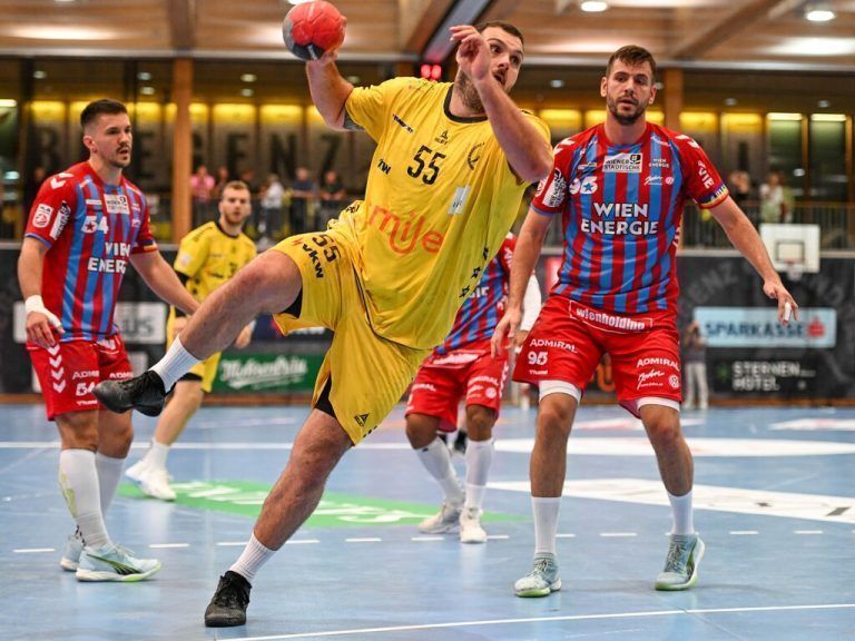 <p class="caption">Den „Smile“-Schriftzug auf der Brust wollen Tobias Wagner und Bregenz Handball im Europacup und der HLA-Meisterliga bestätigen. <span class="copyright">GEPA</span></p>