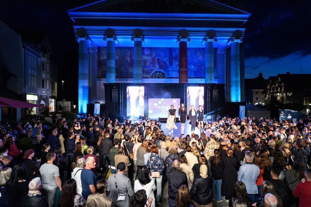 Fulminante Open- Air-Modeschau