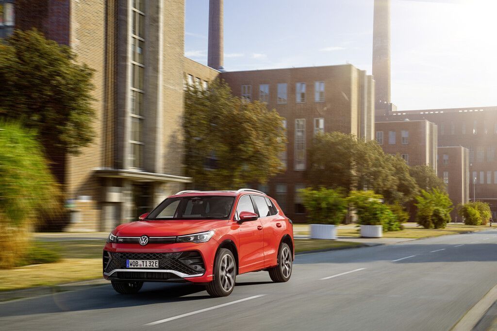 Autonews der Woche Neuer VW Tiguan kommt im Frühjahr 2014 / Renault zeigt den neuen elektrischen Scénic / Mercedes E-Klasse-Kombi wieder im Abenteuer-Look