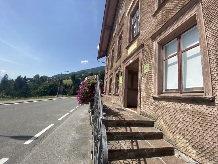 In Zukunft wird der Eingangsbereich auf die andere Hausseite verlegt.