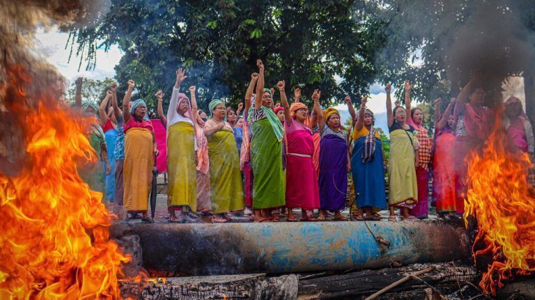 In Indien protestieren Frauen. Sie fordern Frieden in der Region Manipur, in der es immer wieder zu ethnischen Konflikten kommt. AFP