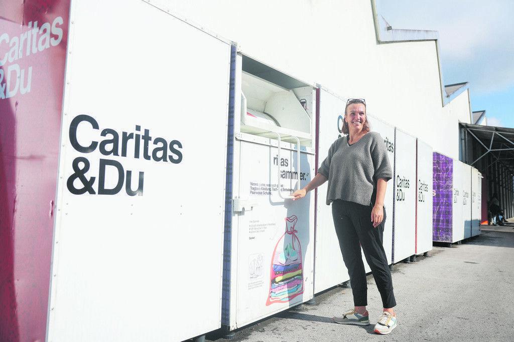 Was passiert mit der Kleidung aus dem Caritas-Sammelcontainer