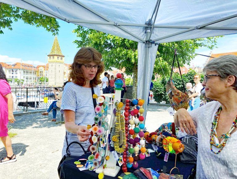Kunsthandwerk, Genuss, Kultur und der verkaufsoffene Sonntag laden nach Lindau ein.Stadt Lindau/Veronika Baum