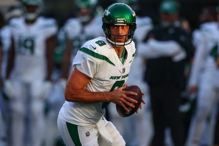 Mit der Verpflichtung von Superstar-Quarterback Aaron Rodgers hoffen die New York Jets auf das große Glück und einen Trip in die Wüste von Nevada.AFP