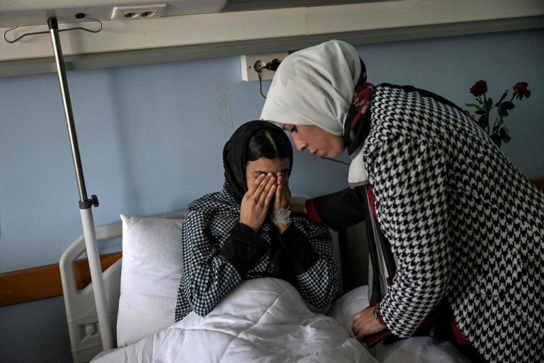 Nach der katastrophalen Flut in Libyen sind die Krankenhäuser (wie hier in Benghazi) völlig überfüllt. AFP
