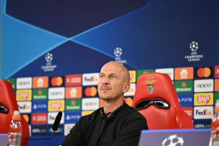 Salzburgs Trainer Gerhard Struber geht optimistisch in die Partie bei Benfica.gepa