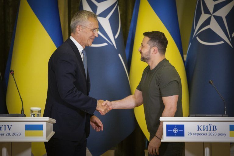 Stoltenberg wurde von Selenskyj ­empfangen. AP
