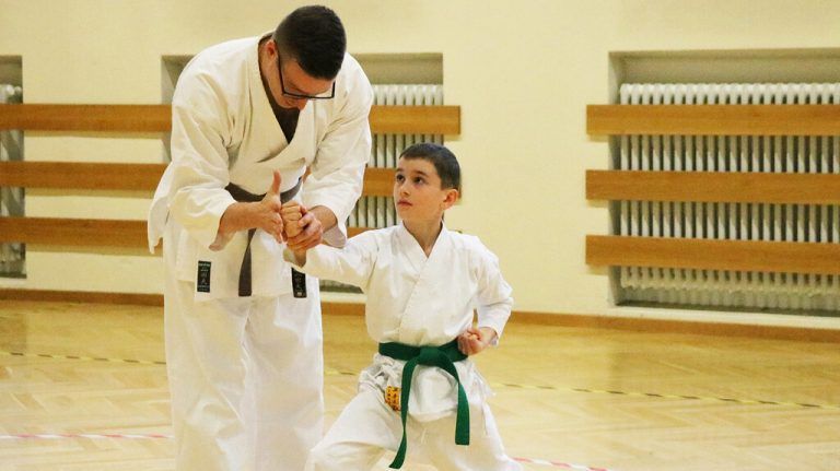 Trainiert wird im Stil des traditionellen Shotokan Karate.verein