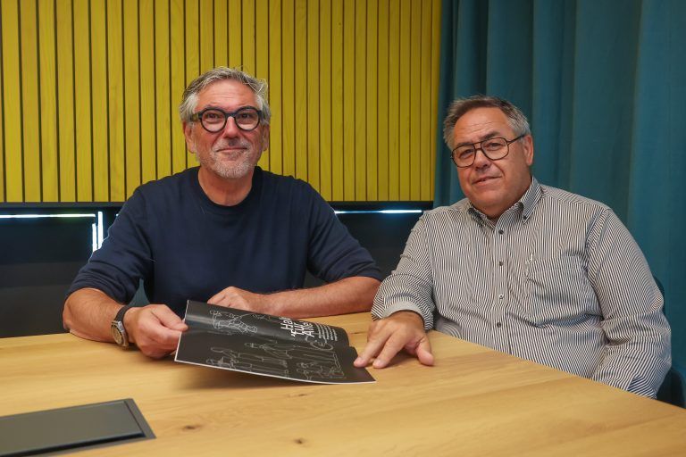 Gemeinsam mit dem Designer Sigi Ramoser bastelt der Unternehmer an einem visionären Großprojekt. 