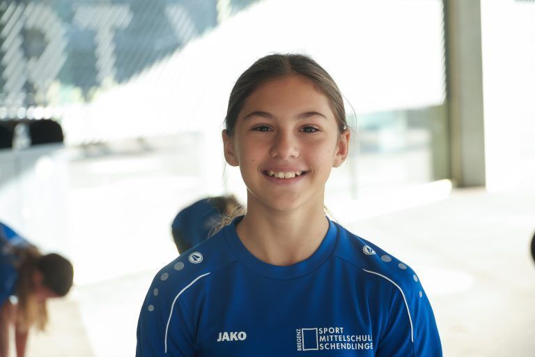 Ich jogge gerne und bin auch gerne mit meinen Mitschülerinnen und Mitschülern unterwegs. Sonst mache ich Leichtathletik und da Siebenkampf. Emma Sohm (11) Dornbirn