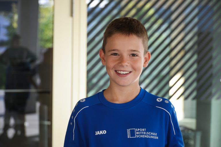 Ich bin Fußballer, laufe aber gerne. Deshalb mache ich mit. Außerdem möchte ich versuchen, die Zeit vom letzten Jahr zu schlagen. Da brauchte ich 4:56 Minuten. Noah Fessler (11) Bregenz