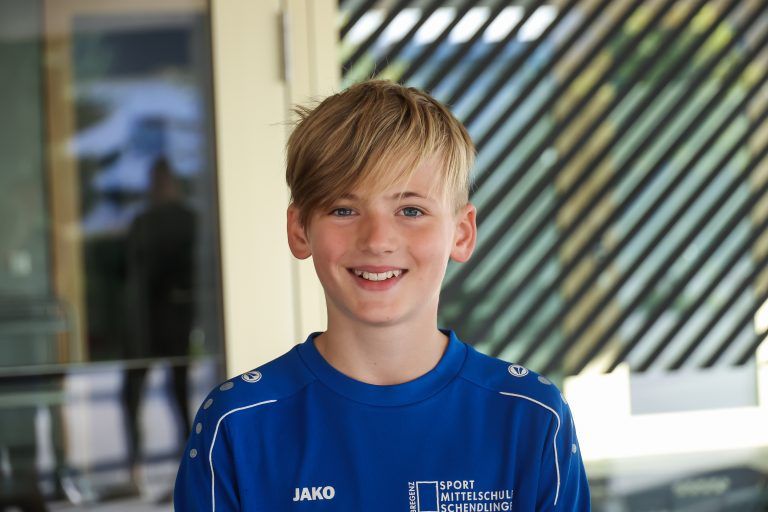 Ich habe schon öfter am Kindermarathon teilgenommen, auch bevor ich in diese Schule kam. Es ist cool, zu laufen und danach mit den anderen zusammenzuhocken und zu reden. Luis Nußbaumer (11) Gaißau