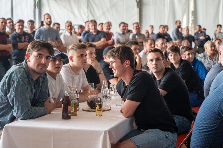Die Stimmung bei der Feier war bestens: Die Bilanz über die 130 Jahre Firmengeschichte gab Anlass dazu. <span class="copyright">FA</span>