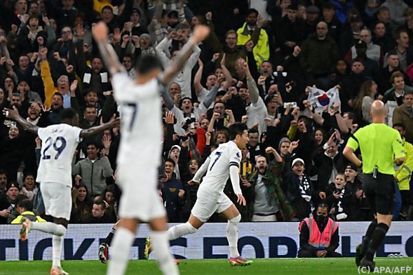 Tottenham nach 2:0 gegen Fulham auf Platz eins