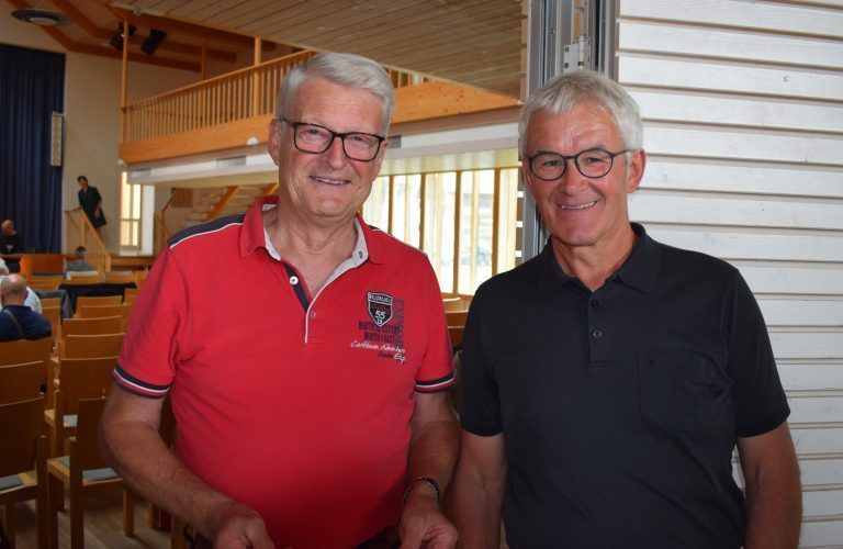 Auch die ehemaligen Bürgermeister Konrad Schwarz und Arnold Hirschbühl zeigen Interesse für regionale Themen.