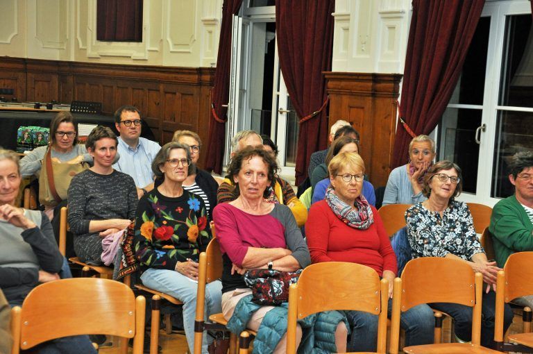 Das Publikum stellte auch viele persönliche Fragen an Josinta Kabugho.