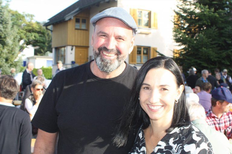 GR Klaus Pircher mit Gattin Anita bei der Eröffnung des Teilabschnitts der neuen Fahrradstraße .
