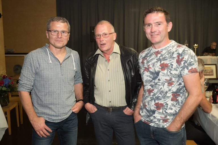 Beat Motzer und Mike Ruegg mit Gerhard Seebacher.